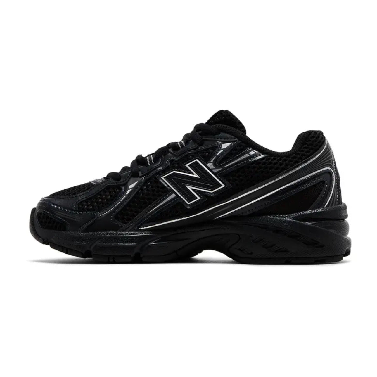 New Balance 740 Big Kid 'Black / Silver Metallic'