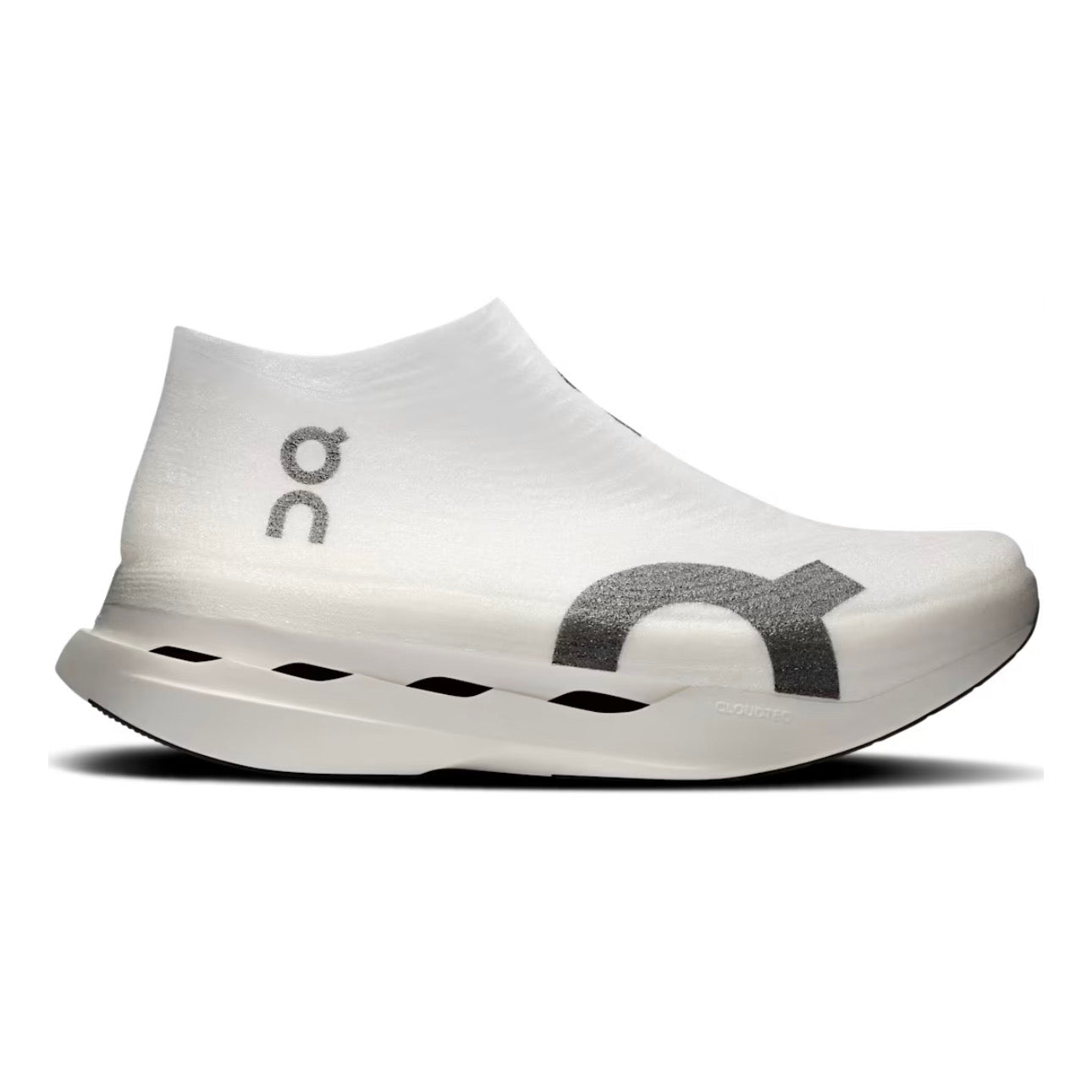 ON Cloudboom Strike LightSpray 'White / Black'