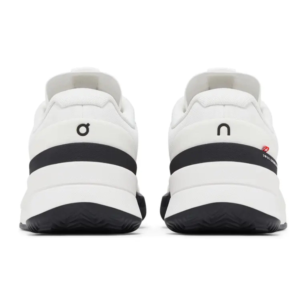 ON The Roger Pro 2 Clay 'White / Black'