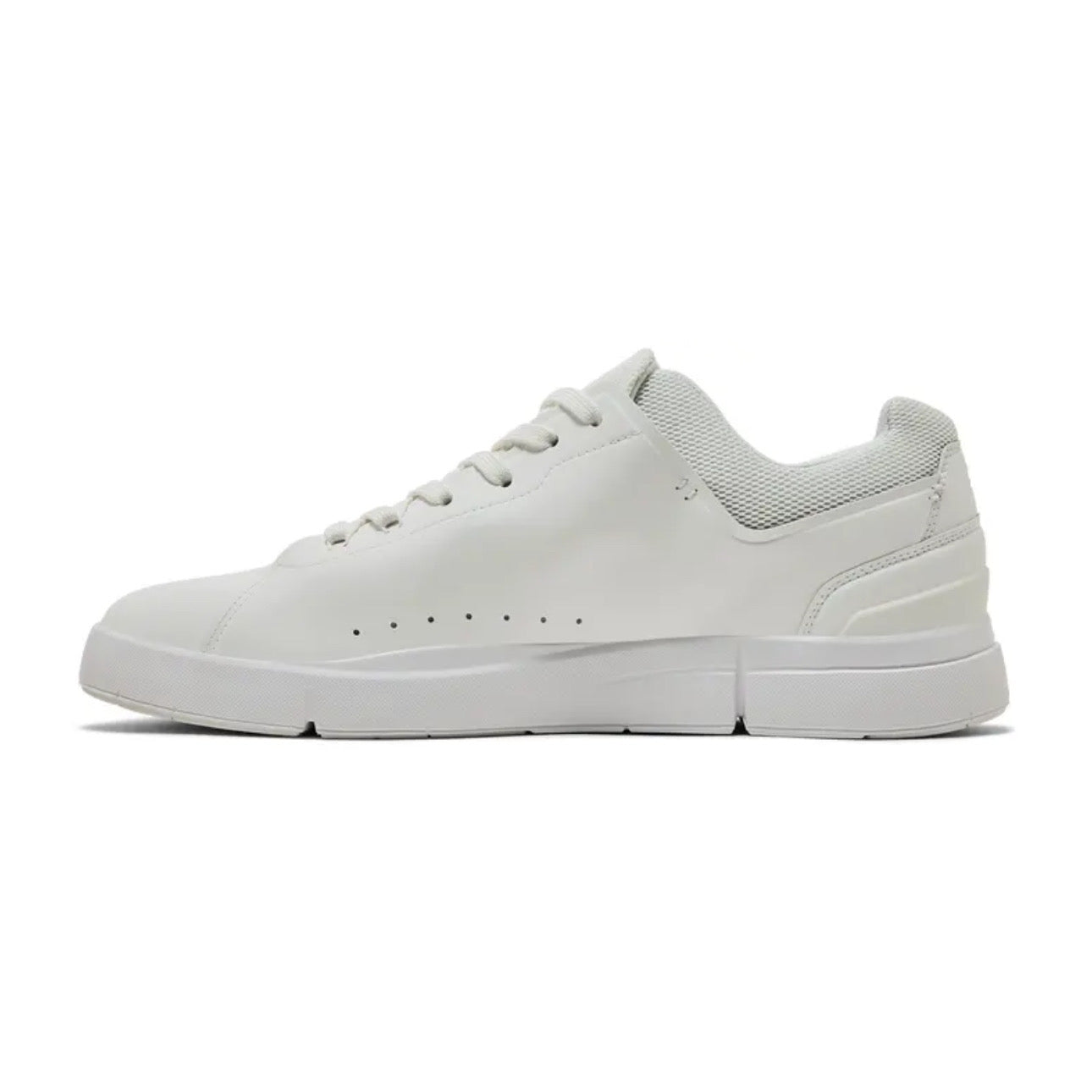 ON The Roger Advantage 'All / White'