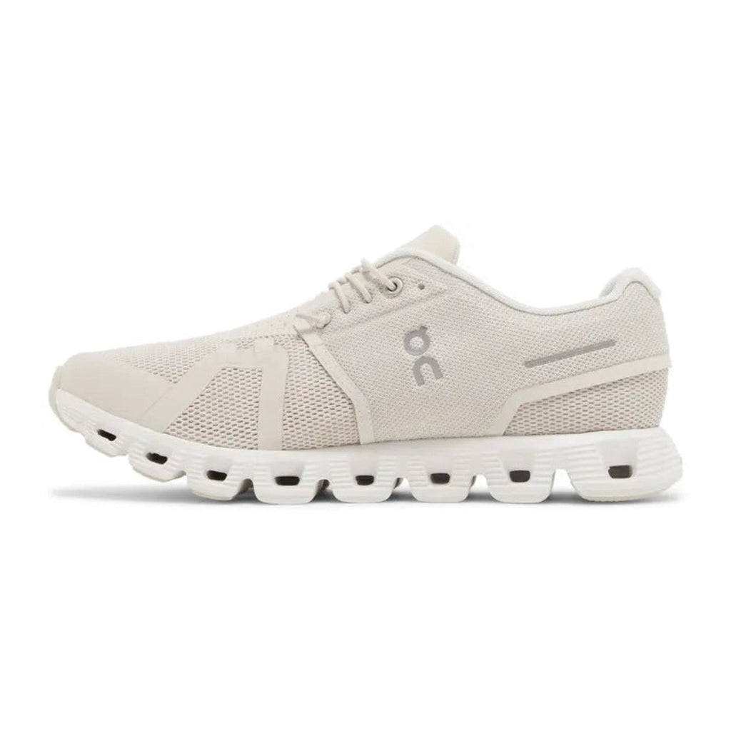 On Running Cloud 5 'Pearl / White'