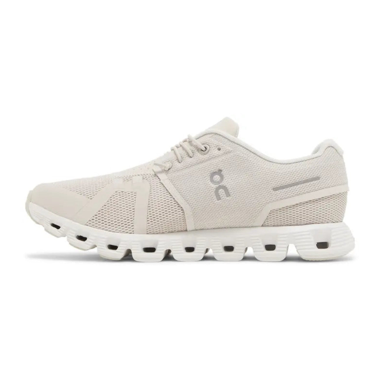 On Running Cloud 5 'Pearl / White'