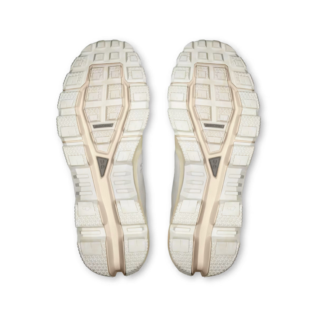 ON Cloudventure LOEWE 2 Eggshell
