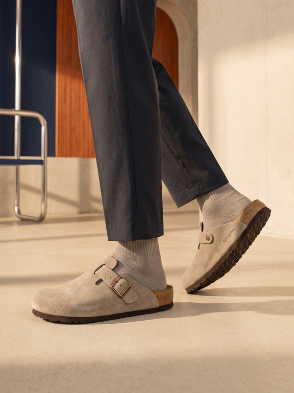 Slides — Nothing to fasten.